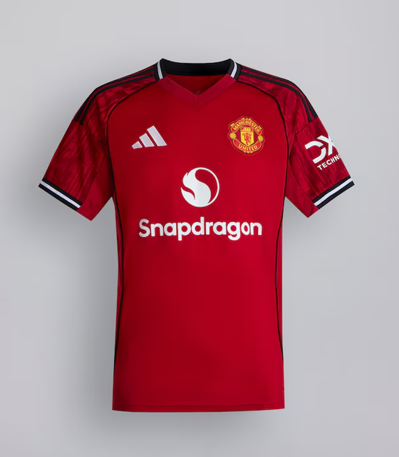 Cunha #10 Manchester United Home Authentic Soccer Jersey 2025/26